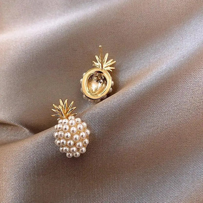 Auskarų lankeliai su tropiniu ananaso raštu ir elegantiškomis perlų detalėmis
