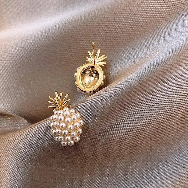 Auskarų lankeliai su tropiniu ananaso raštu ir elegantiškomis perlų detalėmis